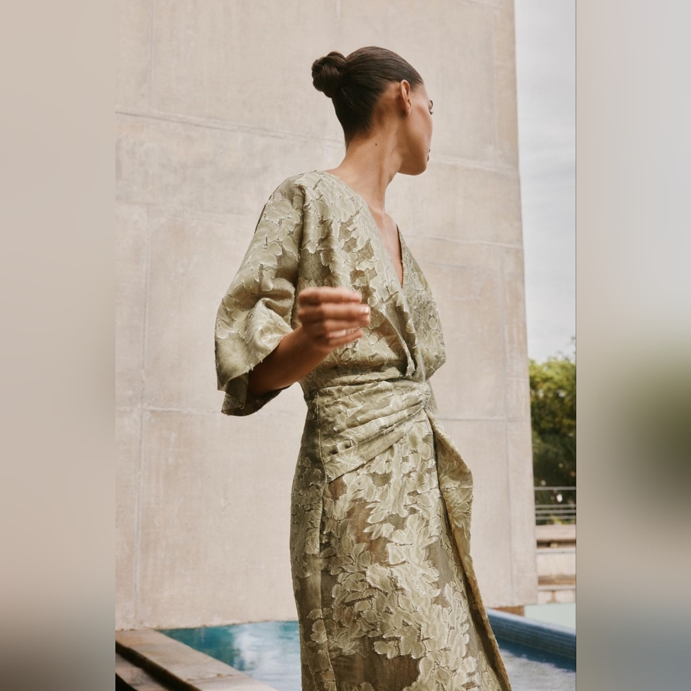 TEXTURED DRAPED DRESS SIZE M - Picture 3 of 8